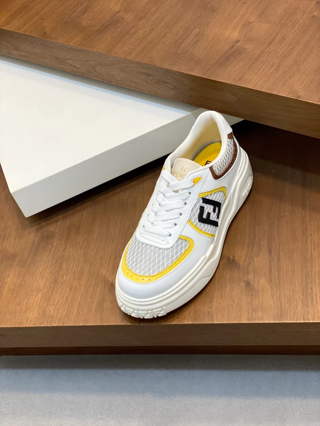 💰780 [FENDI] Fendi - high-end quality original order 🔍🔍🔍 casual sports shoes - Upper: 🔝 Nappa calfskin spliced breathable mesh injection molded brand logo plastic module - Lining: brand canvas - Outsole: ultra-light T men's shoes 💰R foam rubber; molded outsole - Ultra-high quality control · Fine workmanship: highlighted (high-end · extravagant · grade) -Size: 39-44 (38, 45, can be customized)